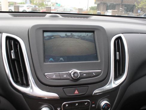 Used 2018 Chevrolet Equinox LT FWD image 11