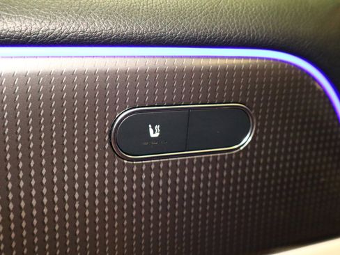 Used 2022 Mercedes-Benz GLB 250 image 42