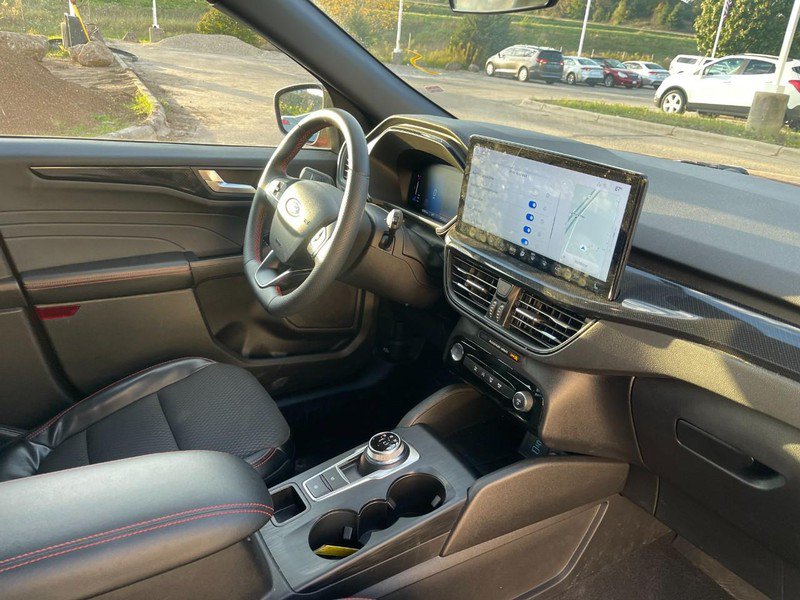 Used 2023 Ford Escape ST-Line w/ Tech Pack #1 AWD/4WD image 2
