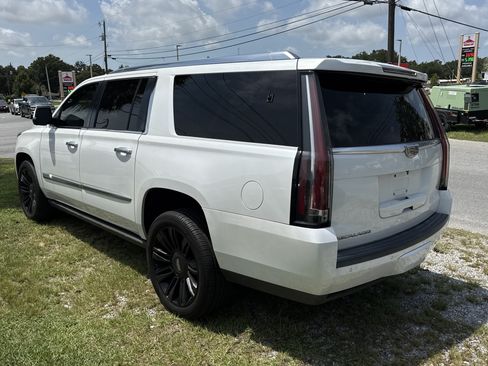 Used 2016 Cadillac Escalade ESV Platinum RWD image 3