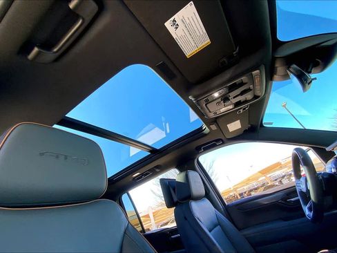 Used 2025 GMC Yukon XL AT4 w/ AT4 Premium Plus Package image 14