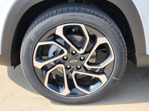 New 2026 Chevrolet Trax RS w/ Driver Confidence Package FWD image 9