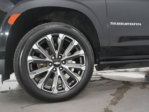 Used 2021 Chevrolet Suburban High Country w/ Premium Package image 31