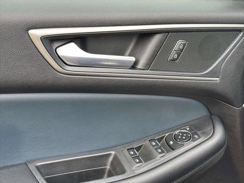 Used 2022 Ford Edge SEL w/ Sport Appearance Package image 13