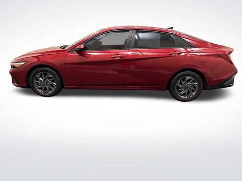 Used 2024 Hyundai Elantra SEL image 9