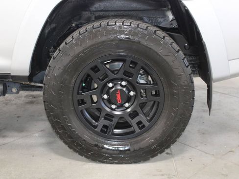 Used 2023 Toyota 4Runner TRD Off-Road Premium AWD/4WD image 17