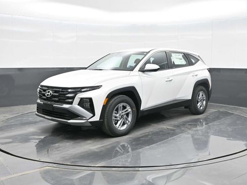 New 2026 Hyundai Tucson SE image 4