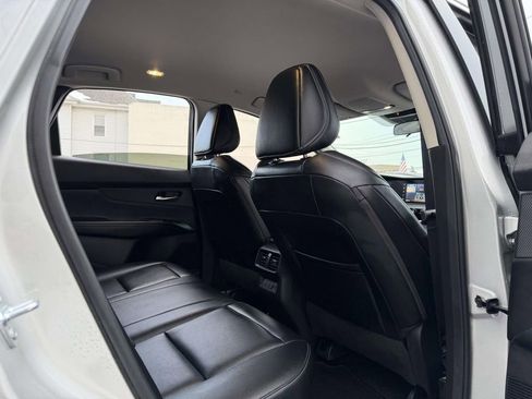 Used 2025 Nissan Murano SV AWD/4WD image 17