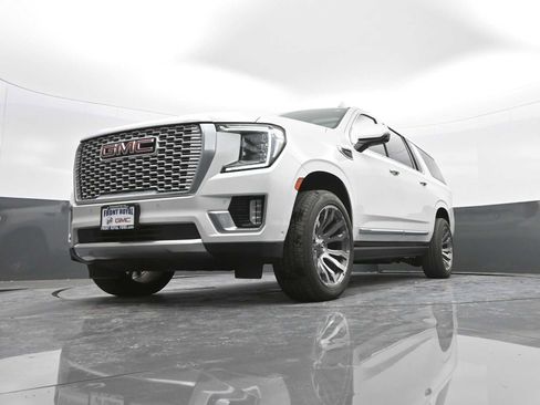 Used 2023 GMC Yukon XL Denali w/ Denali Reserve Package image 40