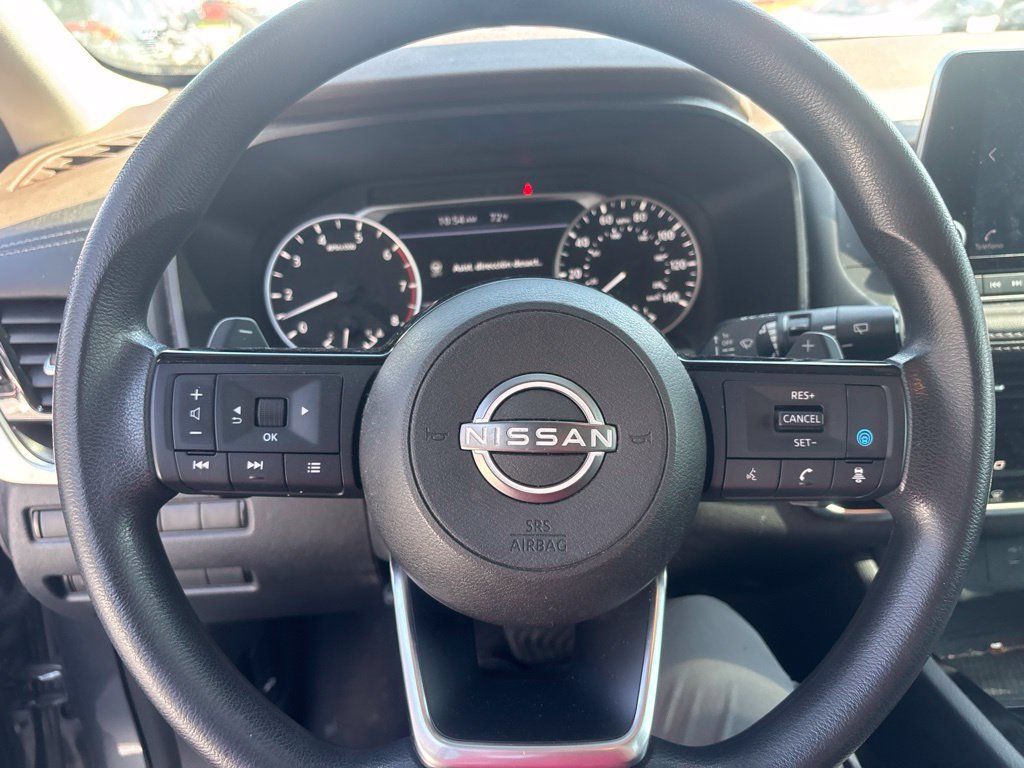 Used 2023 Nissan Rogue SV FWD image 18