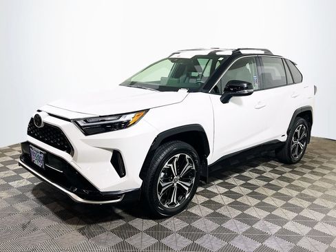 Certified 2025 Toyota RAV4 XSE w/ Weather Package AWD/4WD image 3