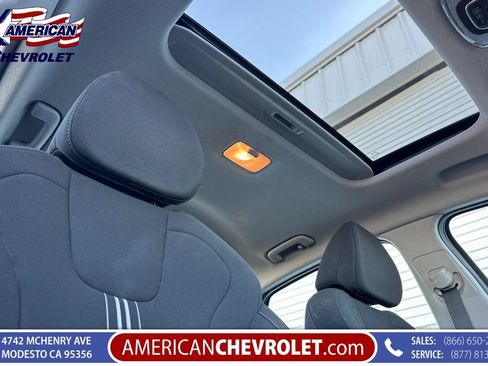 Used 2025 Hyundai Elantra SEL FWD image 21