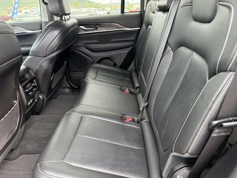 Used 2023 Jeep Grand Cherokee Limited w/ Black Appearance Package RWD image 13