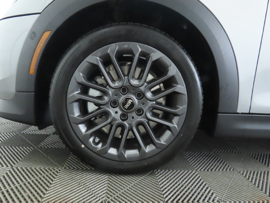 Used 2026 MINI Cooper 2-Door Hardtop FWD image 31