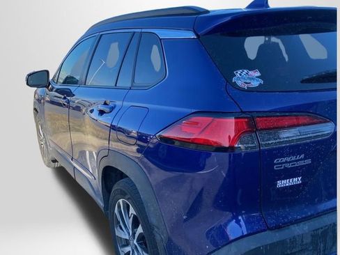 Used 2023 Toyota Corolla Cross XLE image 4