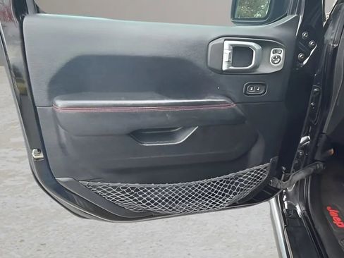 Used 2018 Jeep Wrangler Unlimited Rubicon image 38