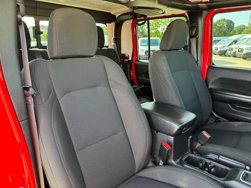 Used 2021 Jeep Gladiator Sport AWD/4WD image 19