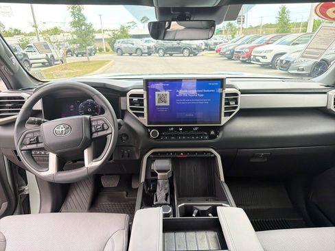 Used 2025 Toyota Tundra Limited AWD/4WD image 24