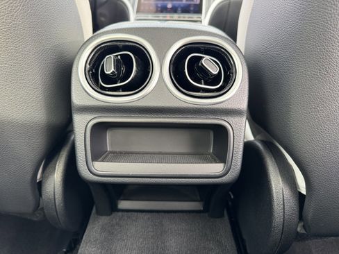Used 2024 Mercedes-Benz C 300 Sedan image 9