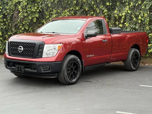 Used 2017 Nissan Titan S image 4
