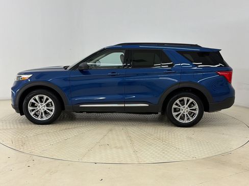 Certified 2020 Ford Explorer XLT w/ Equipment Group 202A AWD/4WD image 2
