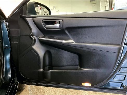 Used 2017 Toyota Camry LE image 22