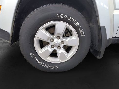 Used 2009 Jeep Liberty Sport w/ Popular Equipment Group image 9