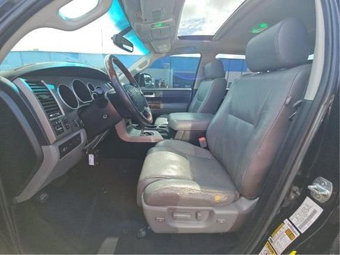 Used 2013 Toyota Tundra Platinum w/ Platinum Pkg image 4