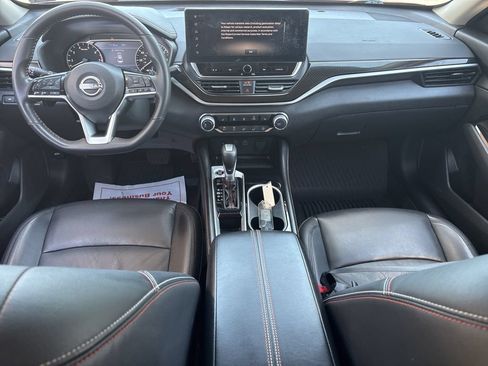 Used 2023 Nissan Altima 2.5 SR w/ SR Premium Package FWD image 17