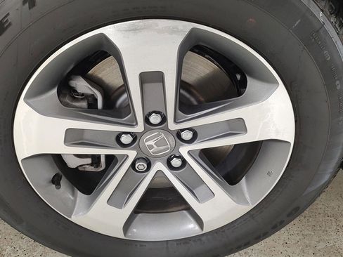 Used 2025 Honda Pilot EX-L image 37