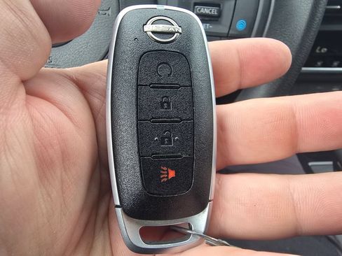 Used 2023 Nissan Rogue SV AWD/4WD image 19