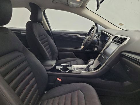 Used 2015 Ford Fusion SE image 21