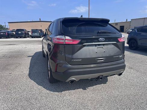 Used 2020 Ford Edge Titanium w/ Class II Trailer Tow Package AWD/4WD image 2