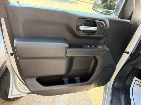 Used 2020 Chevrolet Silverado 1500 Custom w/ Custom Value Package AWD/4WD image 8