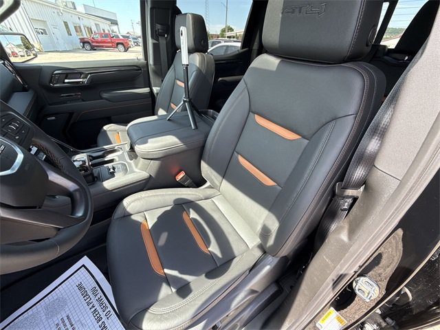 Used 2025 GMC Sierra 1500 AT4 w/ AT4 Premium Package AWD/4WD image 21