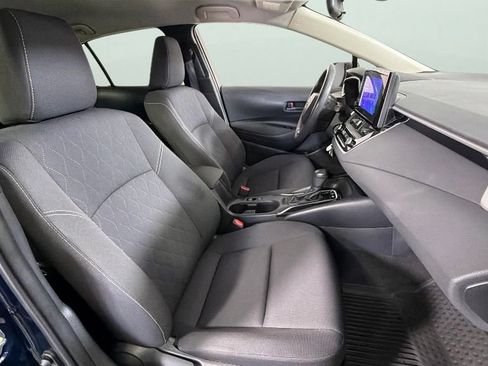 Used 2025 Toyota Corolla LE FWD image 33