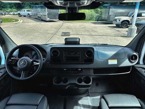 New 2026 Mercedes-Benz Sprinter 2500 image 18