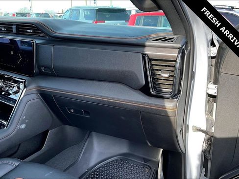 Used 2025 GMC Sierra 2500 AT4 w/ AT4 Premium Plus Package image 26