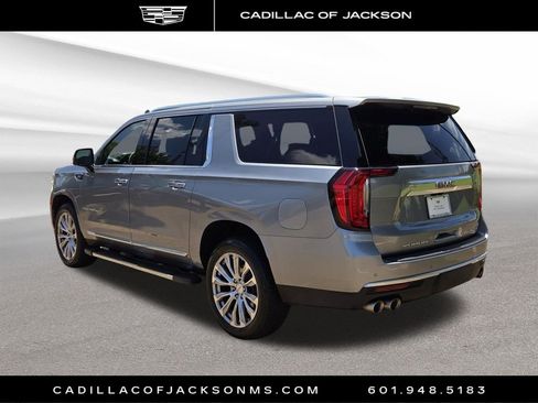 Used 2023 GMC Yukon XL Denali AWD/4WD image 30