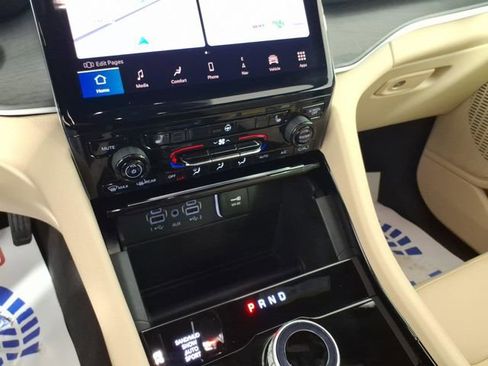 Used 2023 Jeep Grand Cherokee L Limited AWD/4WD image 22