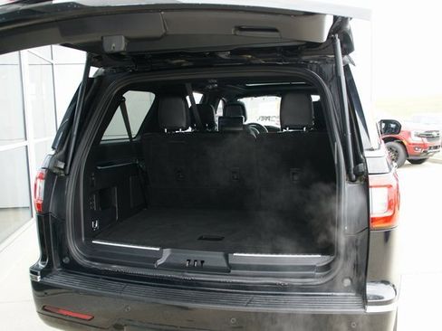 Used 2018 Lincoln Navigator L Select image 28