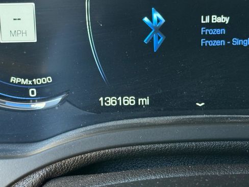 Used 2019 Cadillac Escalade ESV Luxury RWD image 21