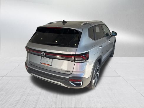 New 2025 Volkswagen Taos SE image 5