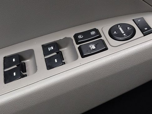 Used 2020 Hyundai Elantra SE image 27