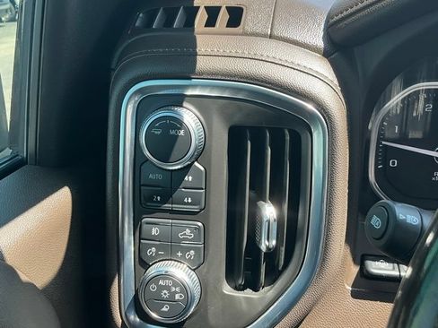 Used 2022 GMC Sierra 3500 Denali w/ Denali Ultimate Package AWD/4WD image 29