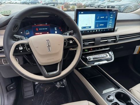 New 2026 Lincoln Corsair Premiere image 9