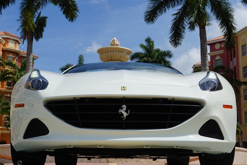 Used 2017 Ferrari California T RWD image 26