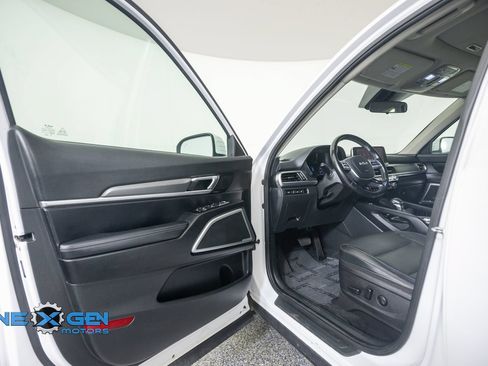 Used 2022 Kia Telluride S FWD image 9