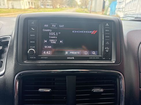 Used 2020 Dodge Grand Caravan SE image 15