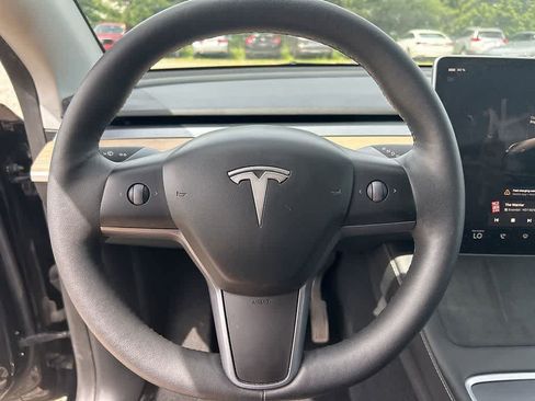 Used 2023 Tesla Model Y Long Range AWD/4WD image 17